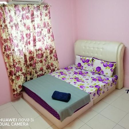 Layla Inn Batu Pahat Buitenkant foto