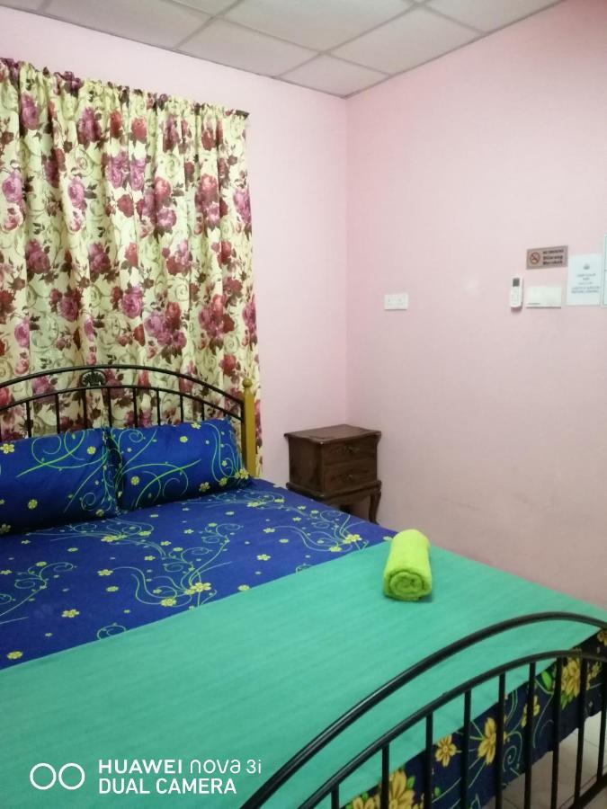 Layla Inn Batu Pahat Buitenkant foto