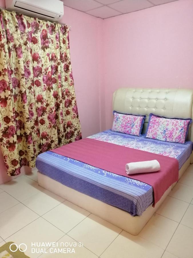 Layla Inn Batu Pahat Buitenkant foto