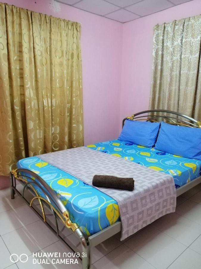 Layla Inn Batu Pahat Buitenkant foto