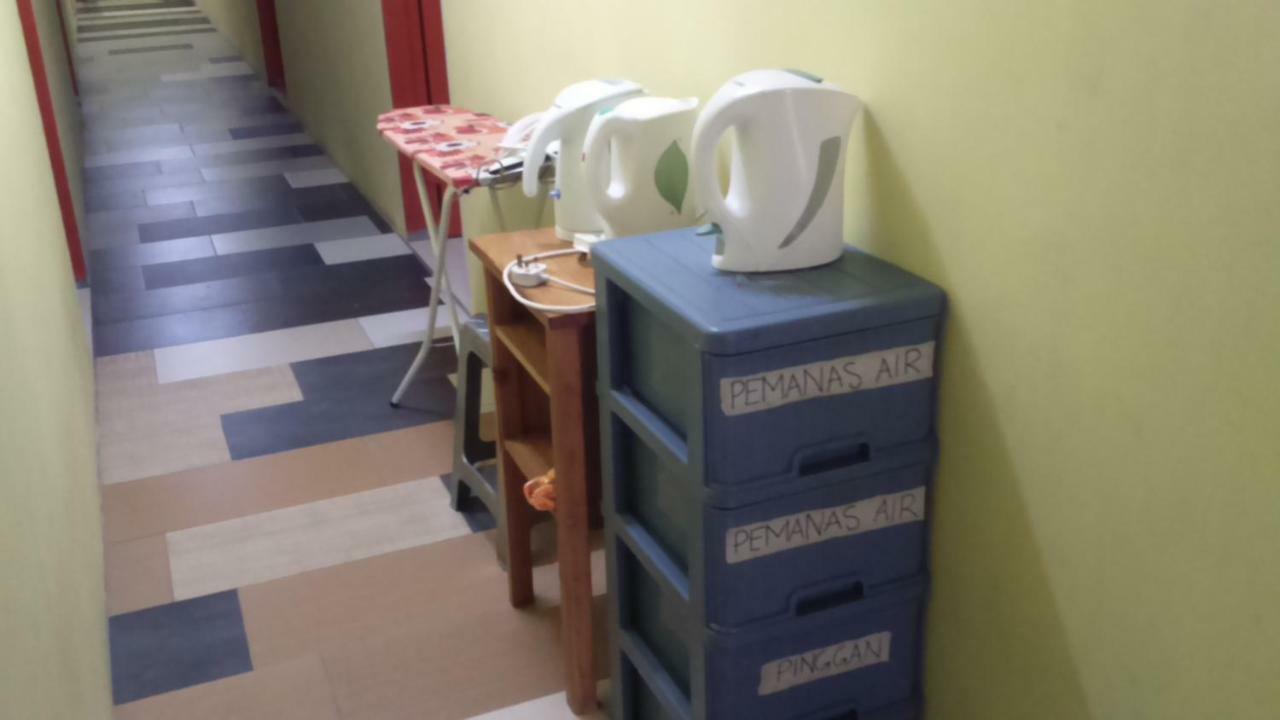 Layla Inn Batu Pahat Buitenkant foto