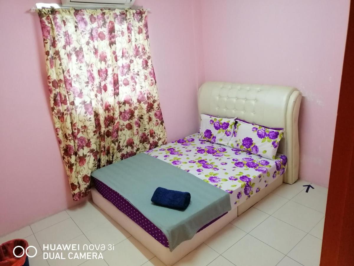 Layla Inn Batu Pahat Buitenkant foto