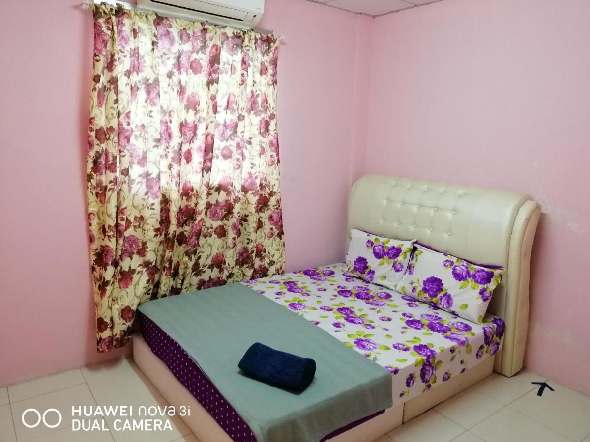 Layla Inn Batu Pahat Buitenkant foto