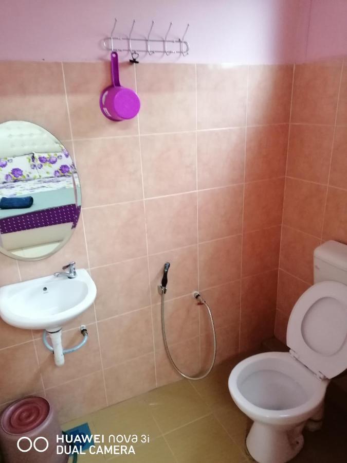 Layla Inn Batu Pahat Buitenkant foto