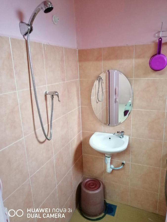 Layla Inn Batu Pahat Buitenkant foto